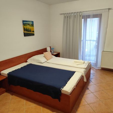Szent Kristof Apartmanhotel Zalaegerszeg Exterior photo